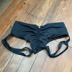 Luna Pole Wear Low Rise Garter Shorts